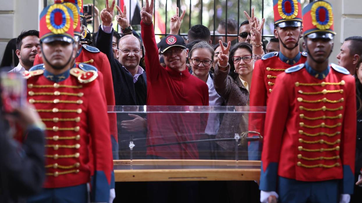 COLOMBIA-PETRO-ESPADA DE BOLÍVAR 798