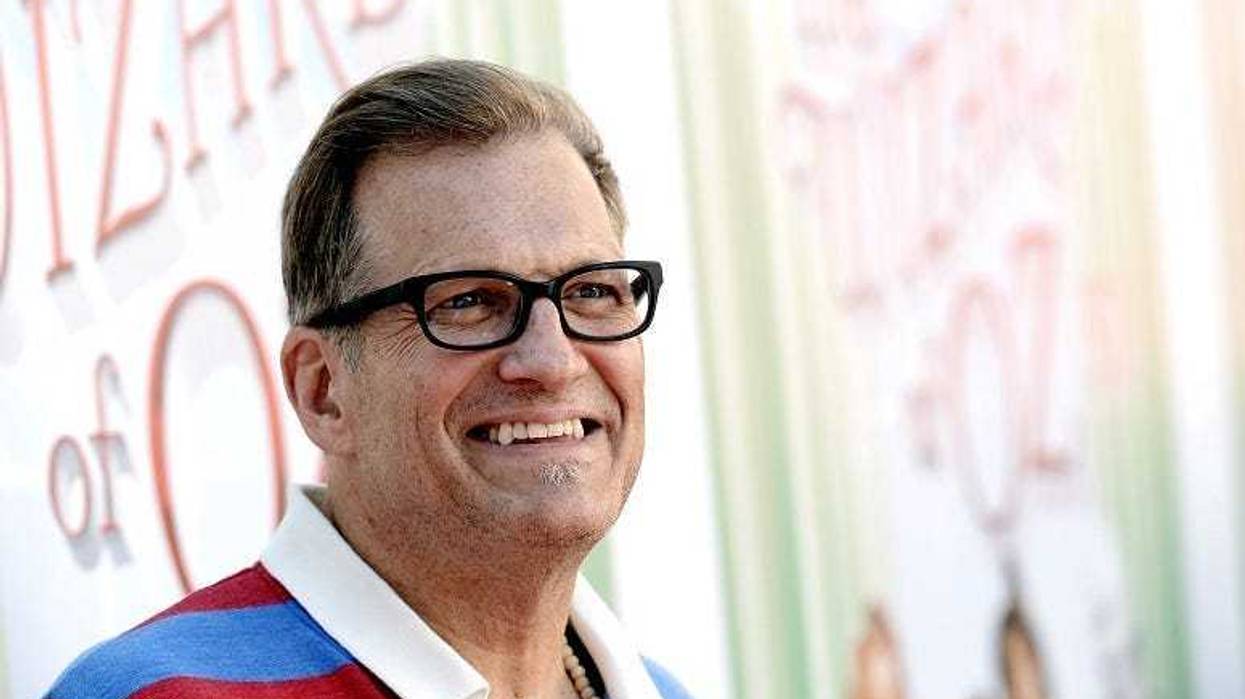 Comedian Drew Carey arrives at the premiere of Warner Bros. Home Entertainment's "The Wizard Of Oz" 3D And The Grand Opening Of The New TCL Chinese Theatre IMAX