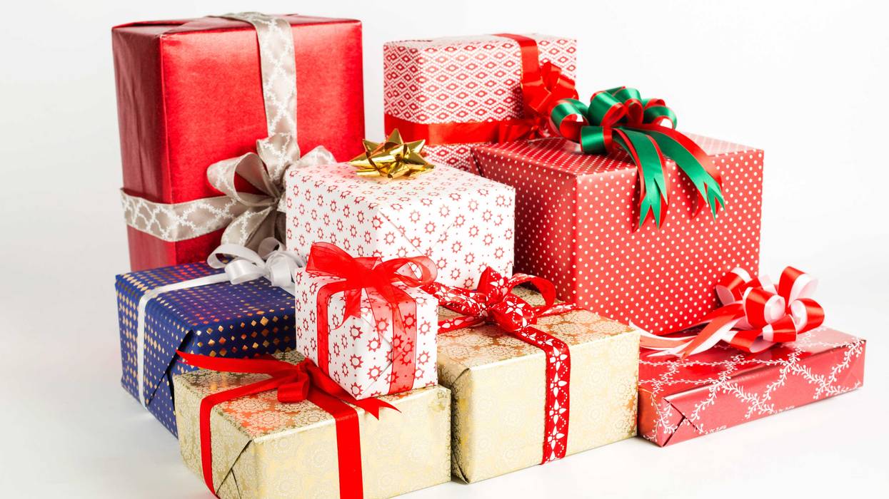 Community organization picks up pieces after $50K-worth of Christmas donations stolen from South Side rail yard