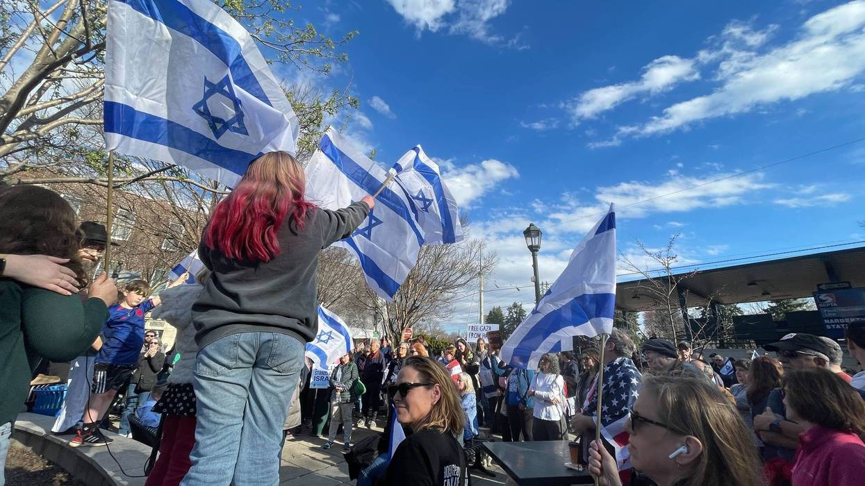 Community rallies against antisemitism after Jewish-owned restaurant vandalized in Narberth