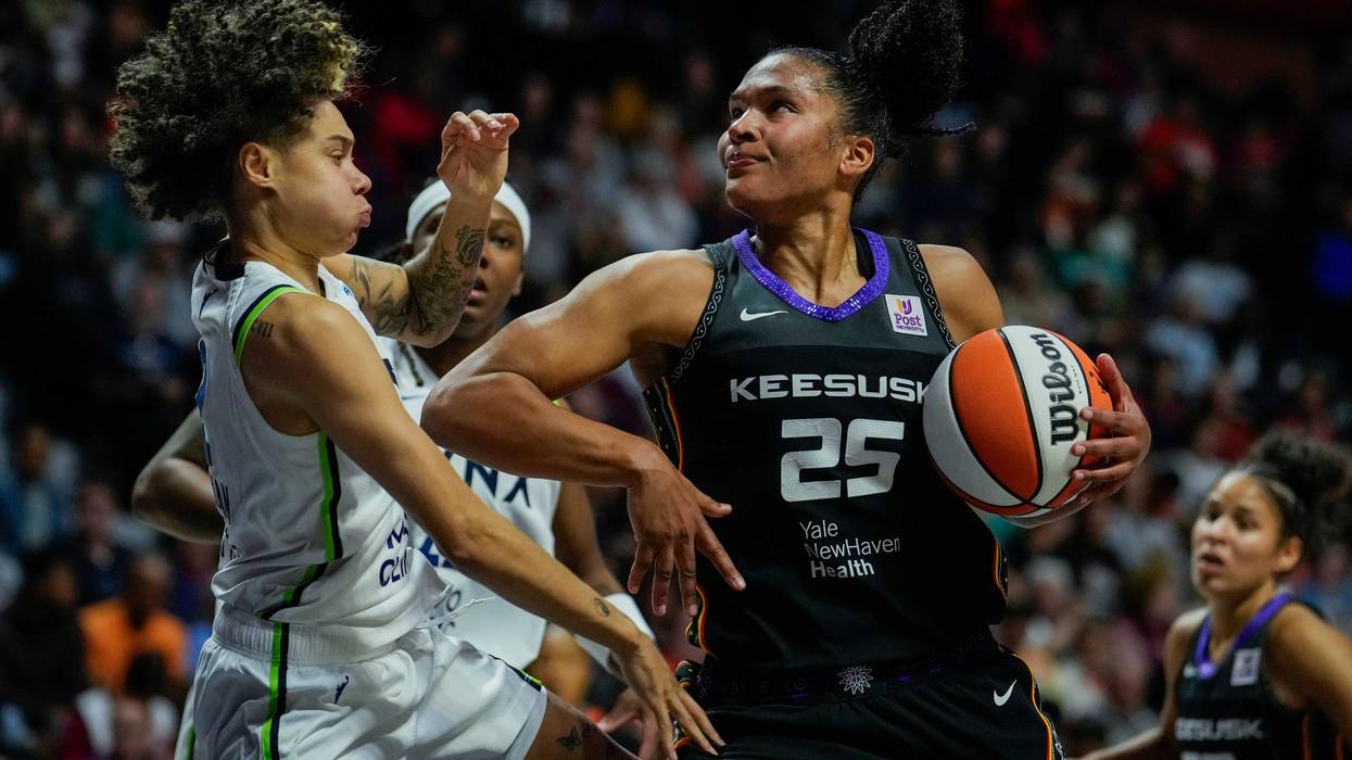 Connecticut beats Minnesota