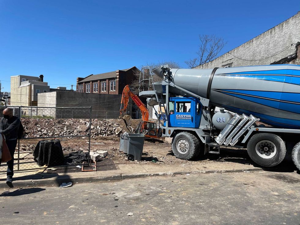 Construction of a four-story apartment building in the Point Breeze neighborhood.