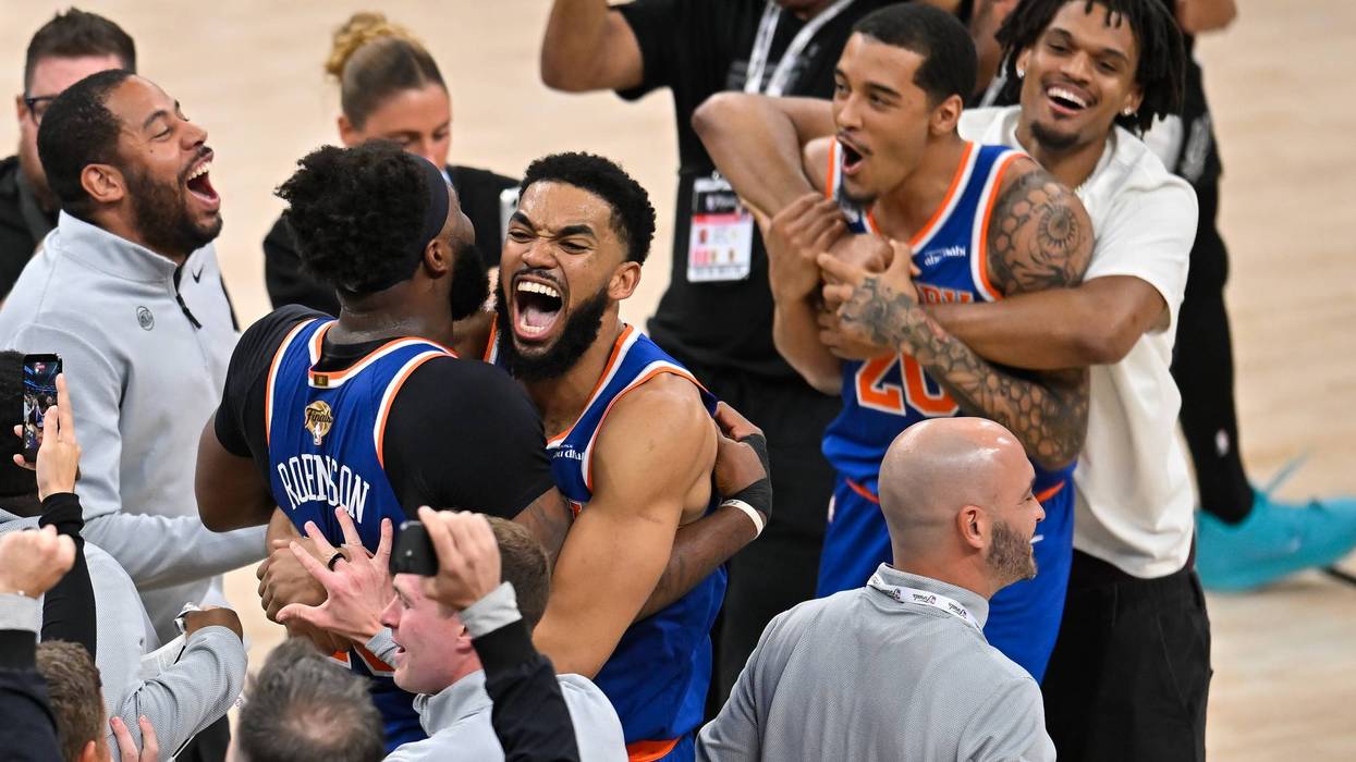 CORRECTION APTOPIX NBA Finals Knicks Spurs Basketball