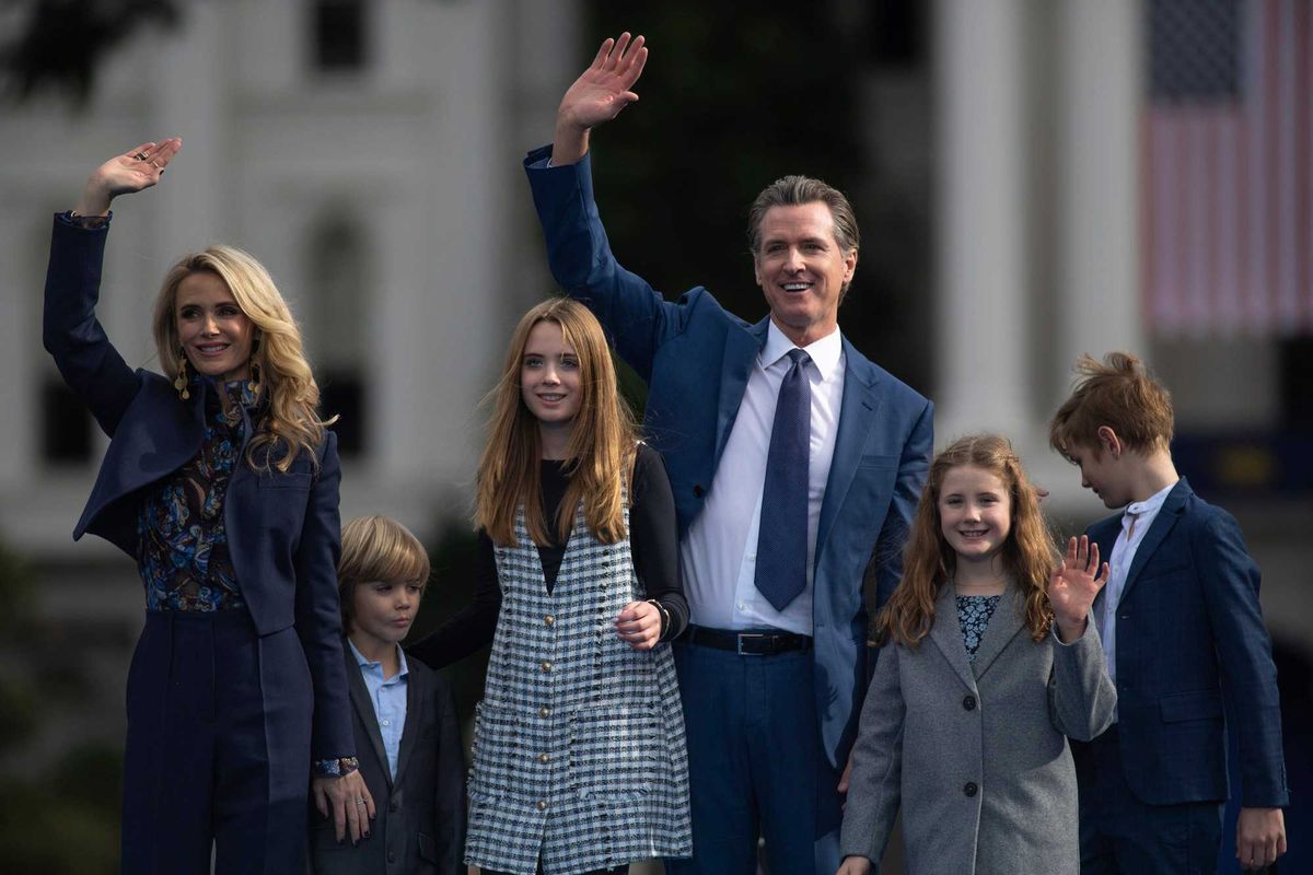 CORRECTION California Governor Inauguration