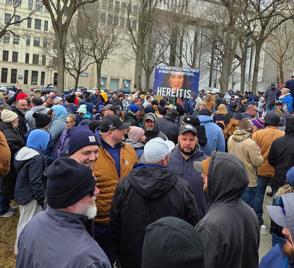 Corrections officers rally in Albany