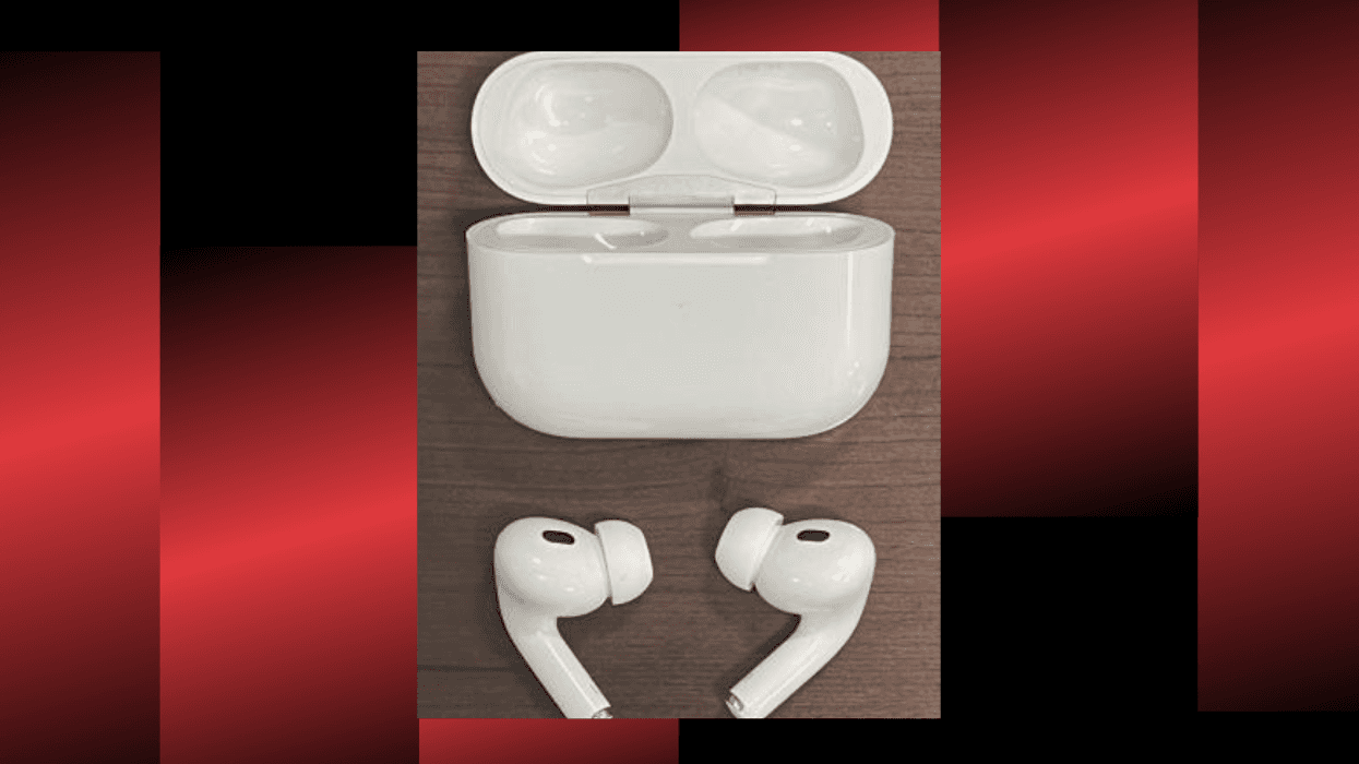 Counterfeit Apple airpods