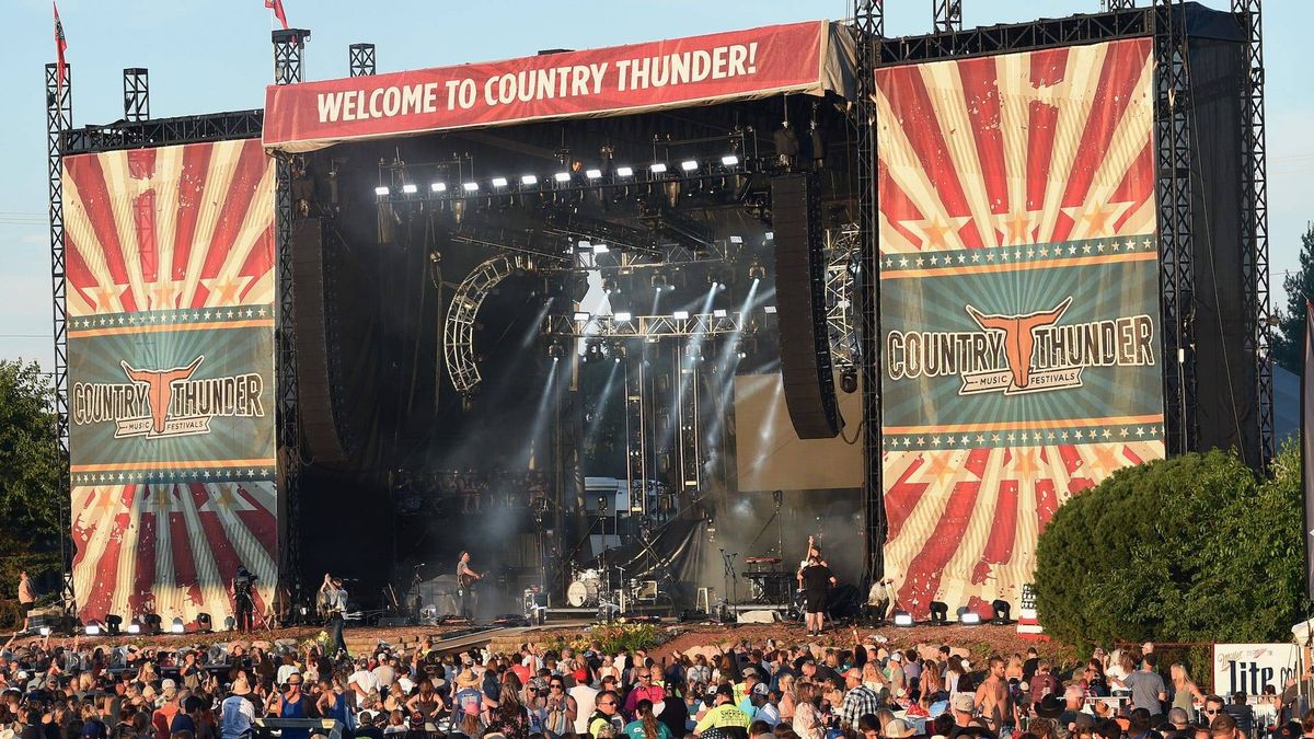 Country Thunder