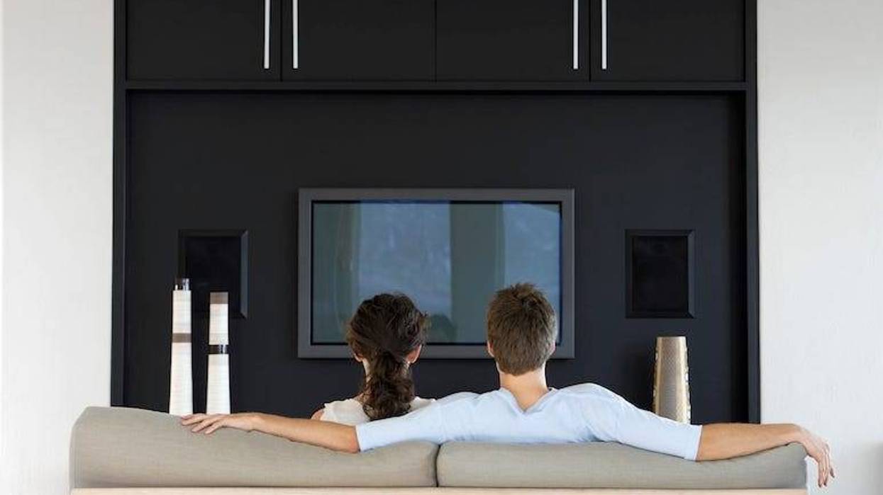 Couple, Man, Woman, Living Room, Couch, Watching TV