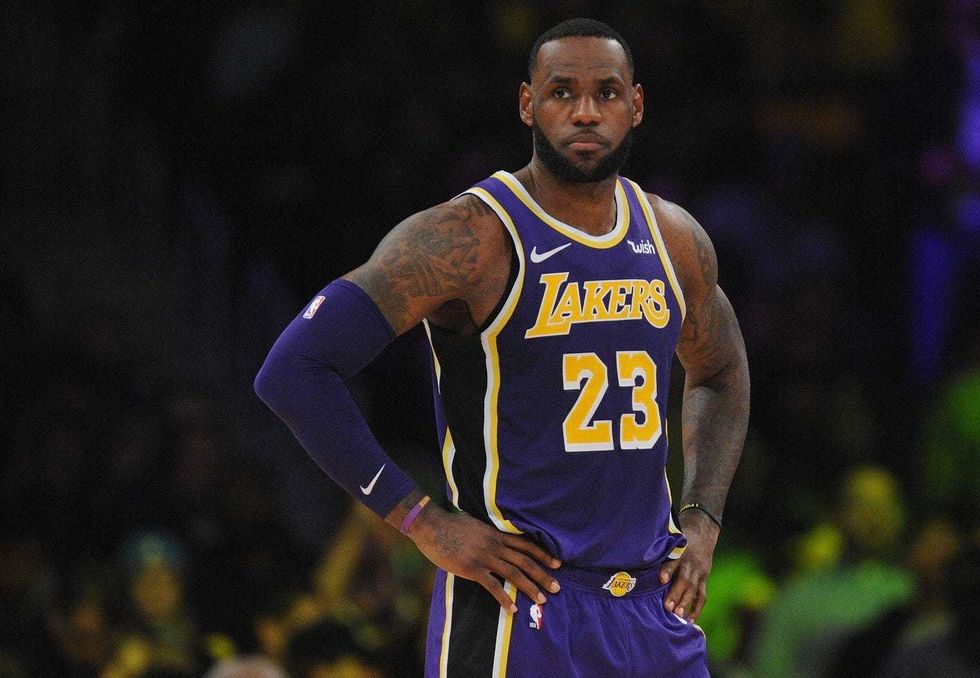 Bill Plaschke: People in L.A. think LeBron should be back in Cleveland, fans haven't embraced him