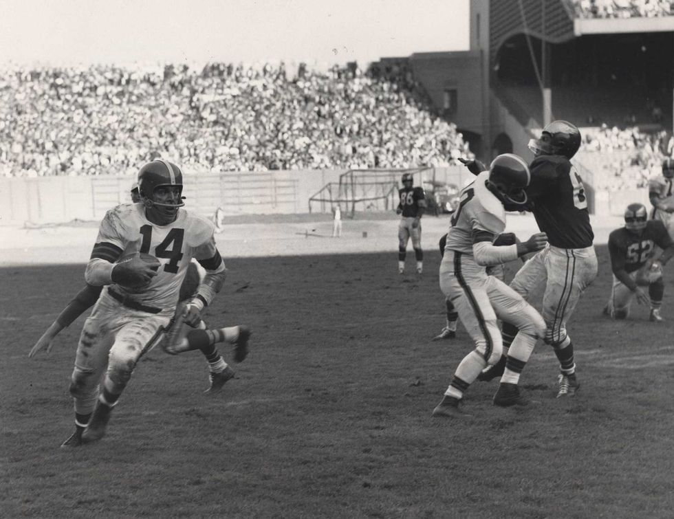 Browns to honor Otto Graham with statue