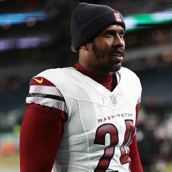 Cowboys Von Miller Football 77