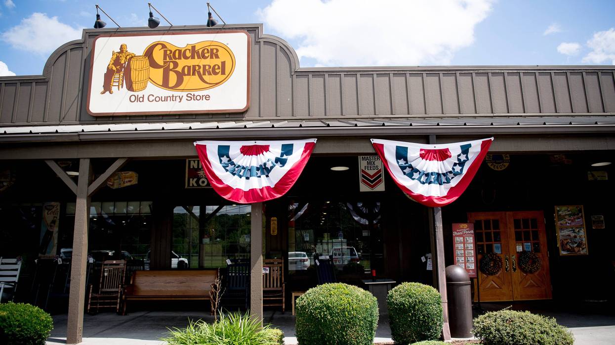 Cracker Barrel To Sell Beer And Wine
