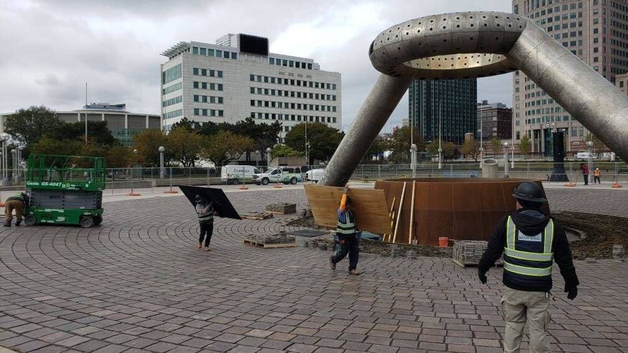 Crews begin dismantling Dodge Fountain at Hart Plaza