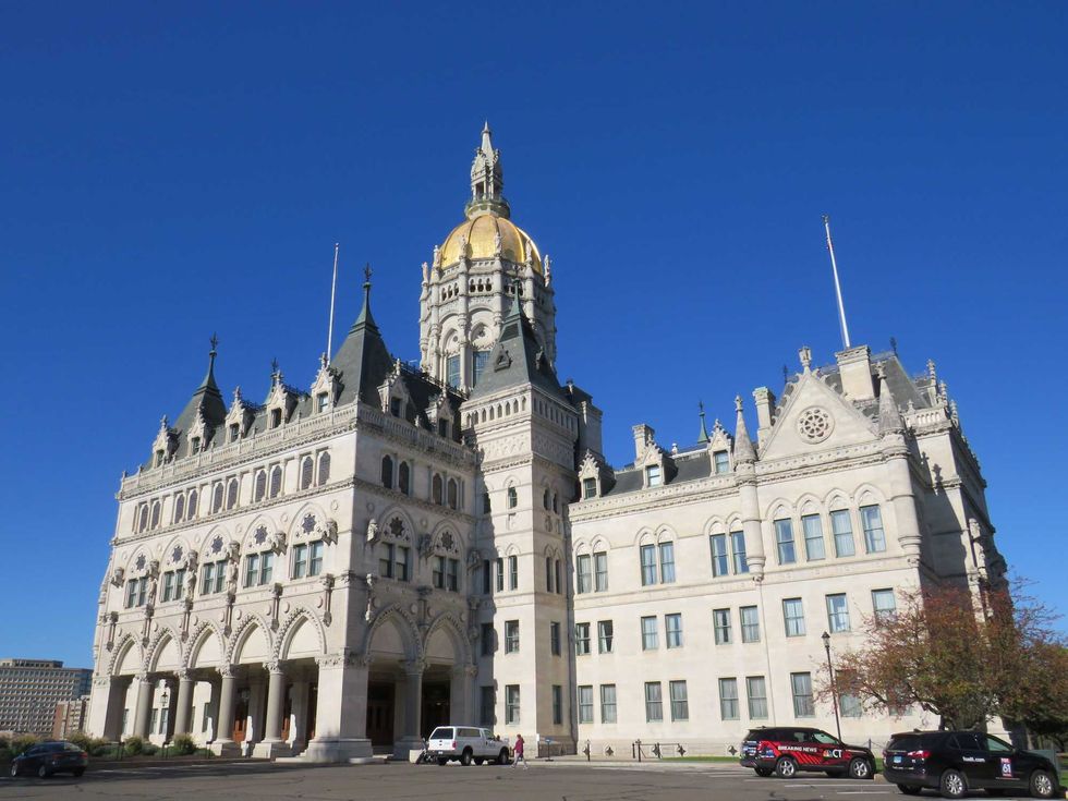 Woman tried stabbing CT State Capitol Police officer