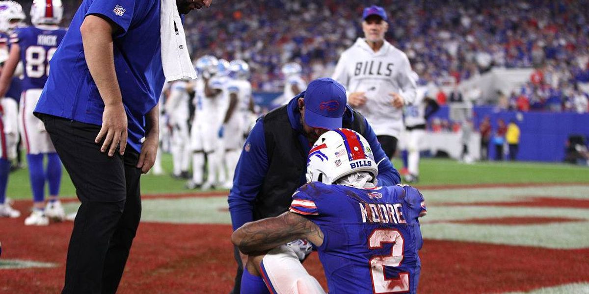 Bills lose D.J. Moore to shoulder injury