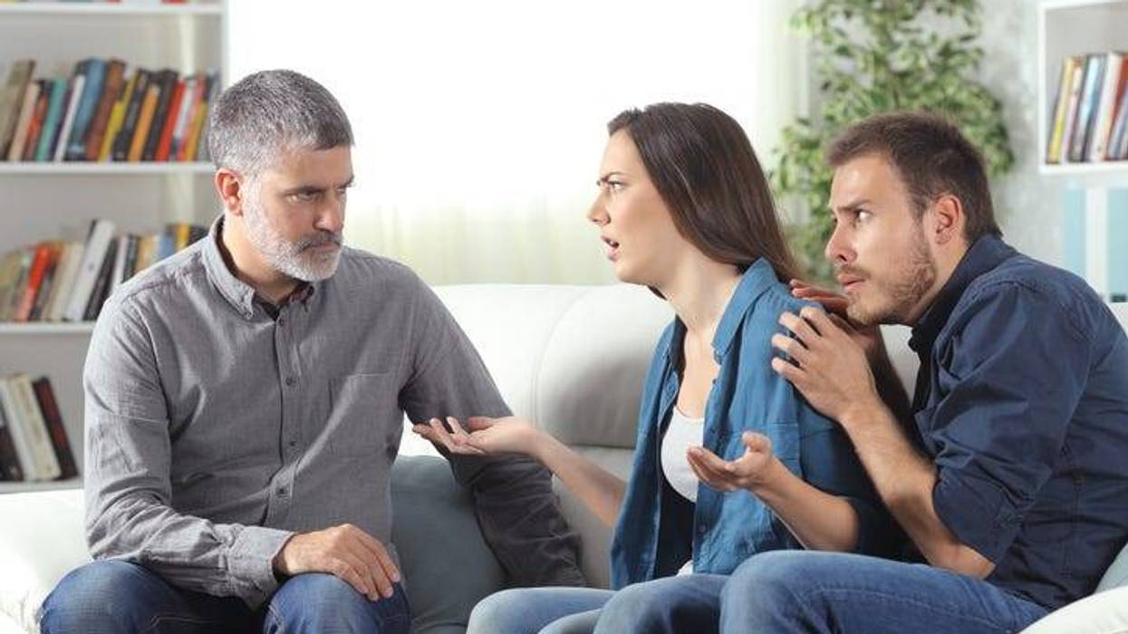 Dad doesn't like daughter's boyfriend