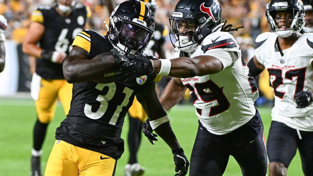 Daijun Edwards running for Steelers