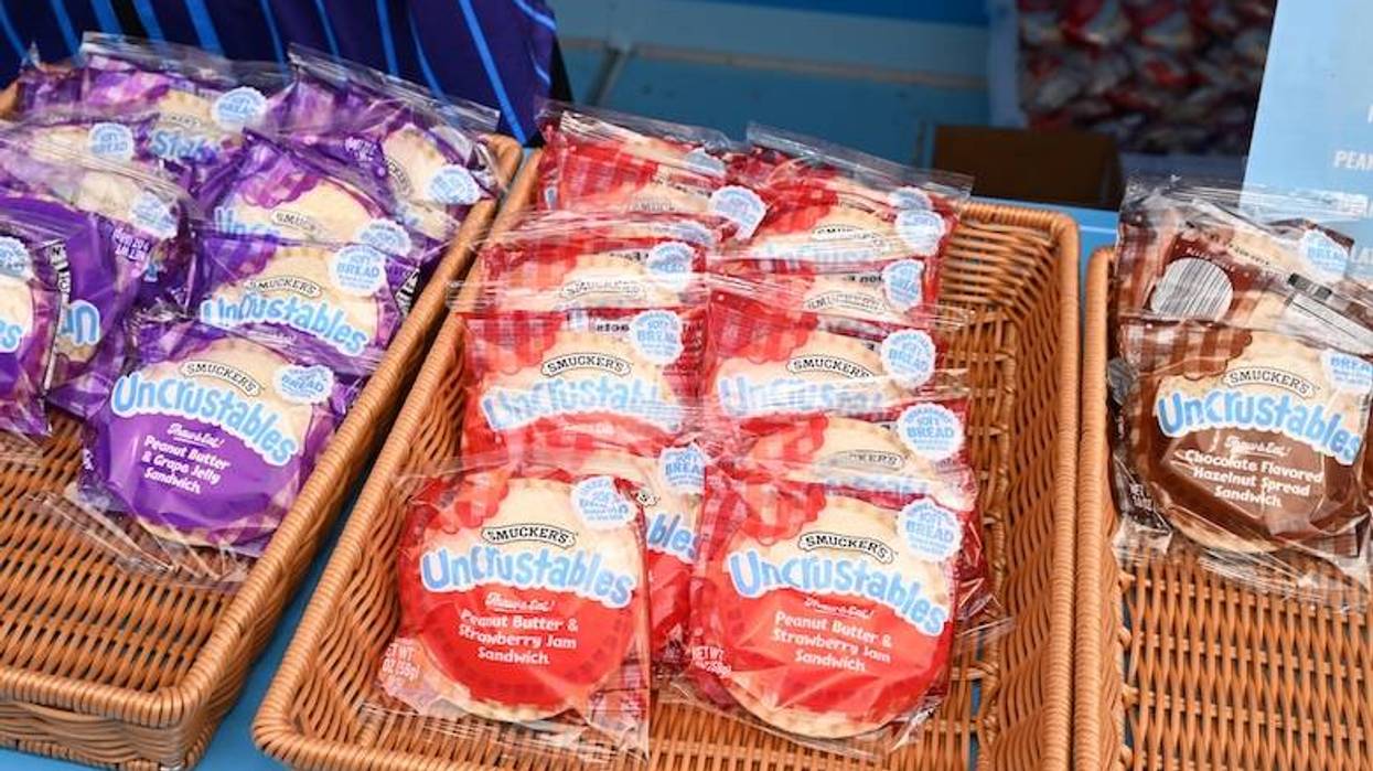 Dallas-based Logan’s Roadhouse begins selling burgers topped with Uncrustables