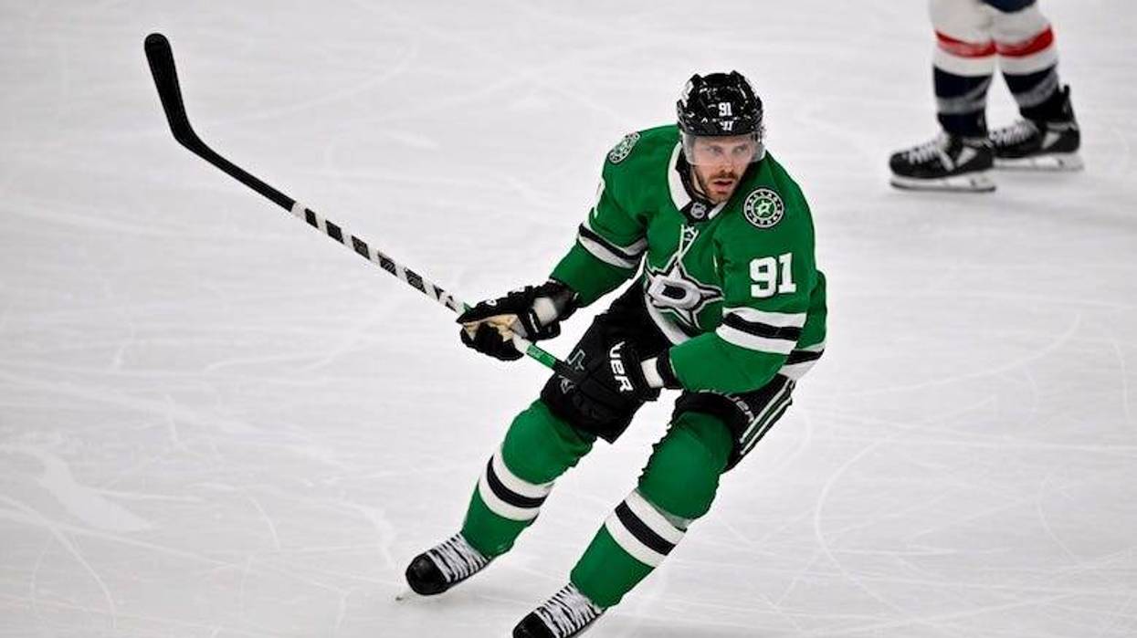 Dallas Stars center Tyler Seguin (91) skates against the Washington Capitals during the game between the Stars and the Capitals at the American Airlines Center
