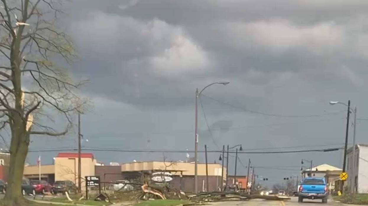 Powerful winds and reported tornadoes rip through the Midwest, leaving heavy damage but no deaths