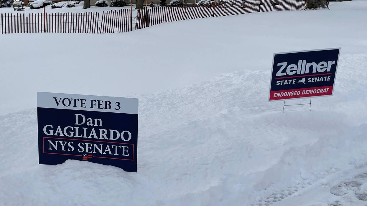 Dan Gagliardo and Jeremy Zellner signs