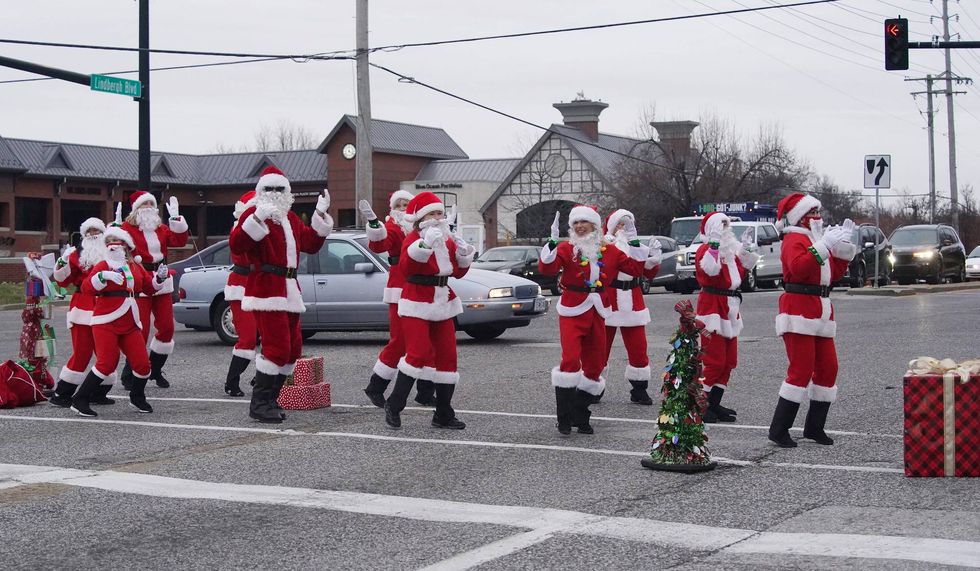 dancing santas