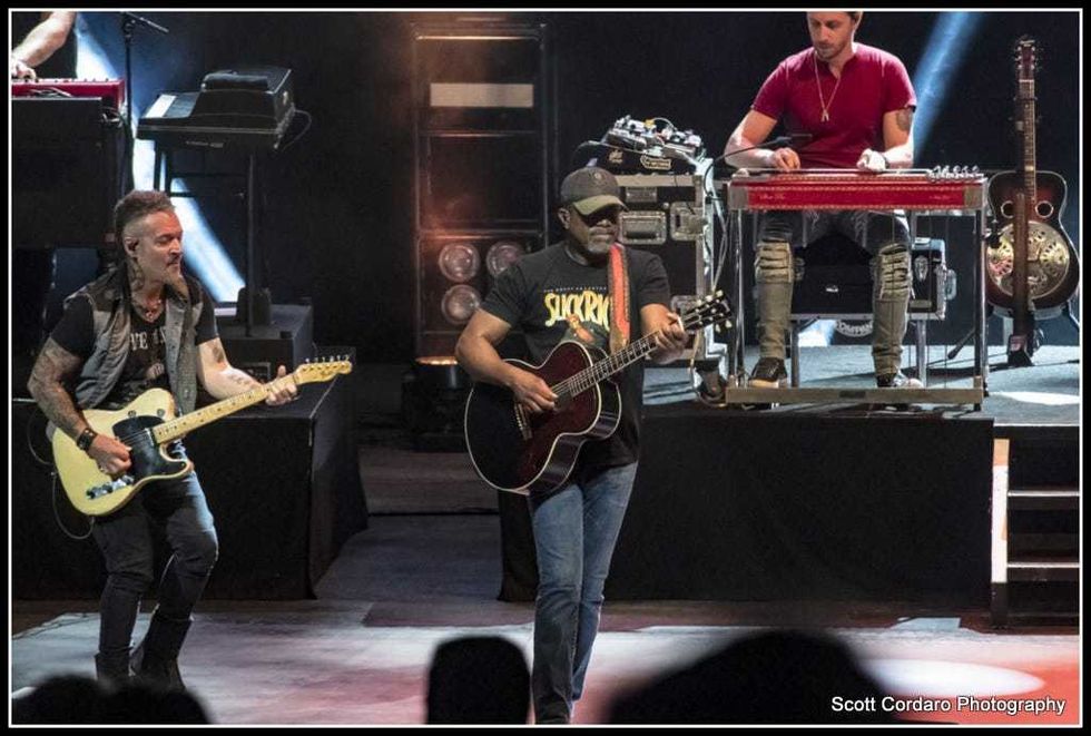 Darius Rucker performs at CMAC on 8-29-21