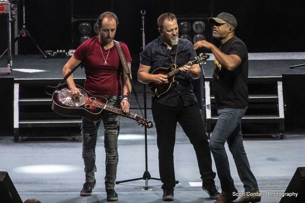 Darius Rucker performs at CMAC on 8-29-21