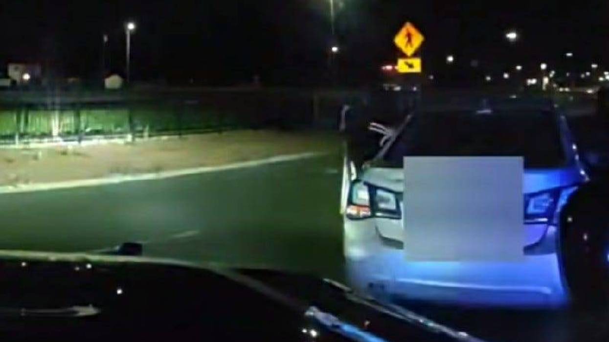 Dash cam footage shows suspects in Dearborn Heights police chase exiting car