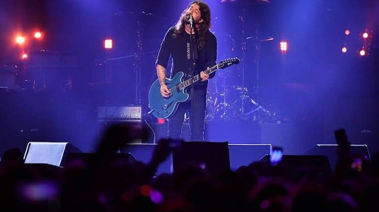 Dave Grohl, Foo Fighters, Chris Cornell Tribute, Concert, Guitar, 2017