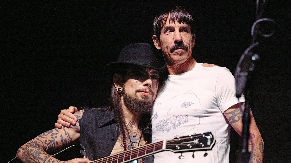 Dave Navarro and Anthony Kiedis