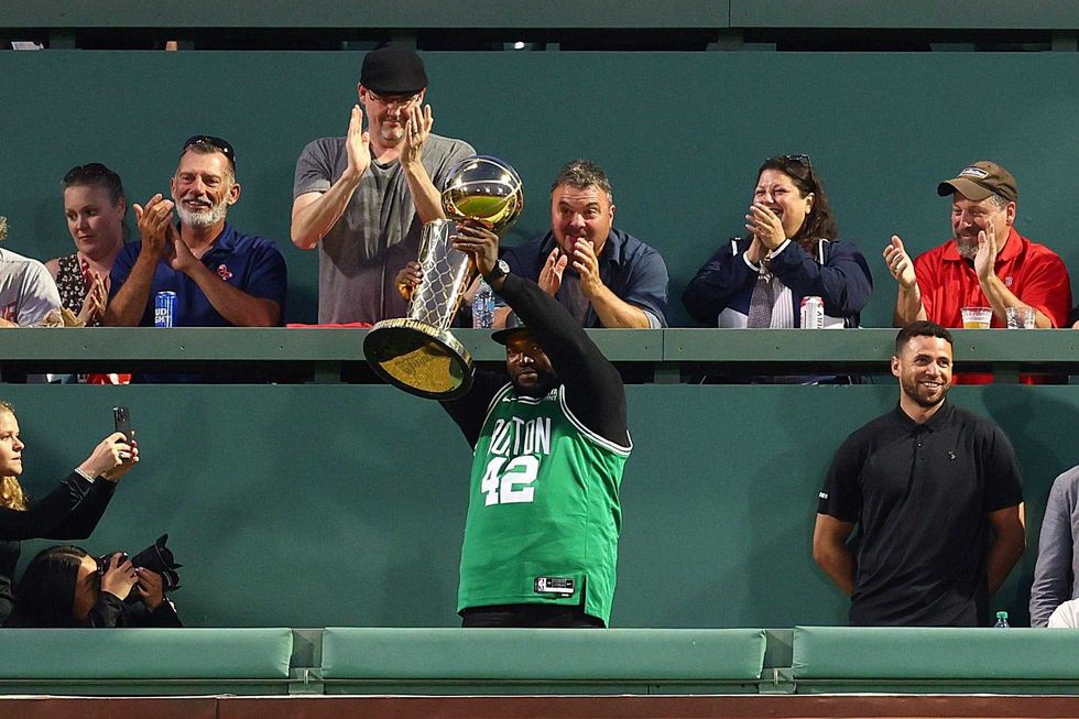David Ortiz poses with the Larry O