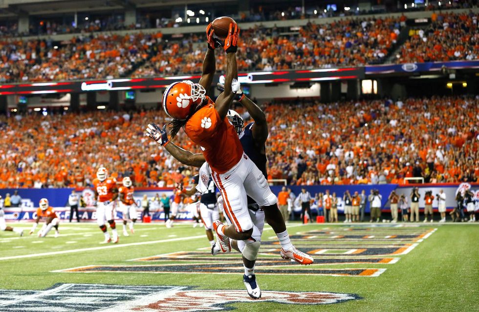 DeAndre Hopkins reels in a touchdown for Clemson