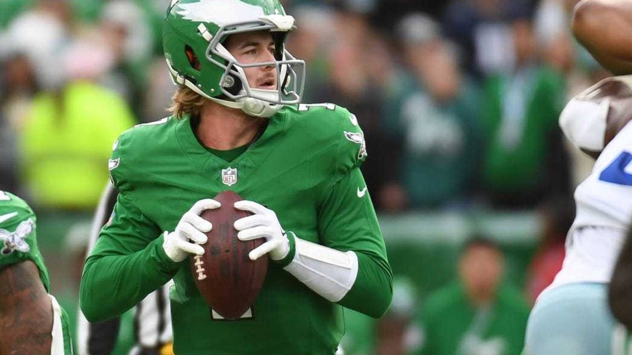 Dec 29, 2024; Philadelphia, Pennsylvania, USA; Philadelphia Eagles quarterback Kenny Pickett (7) against the Dallas Cowboys at Lincoln Financial Field.