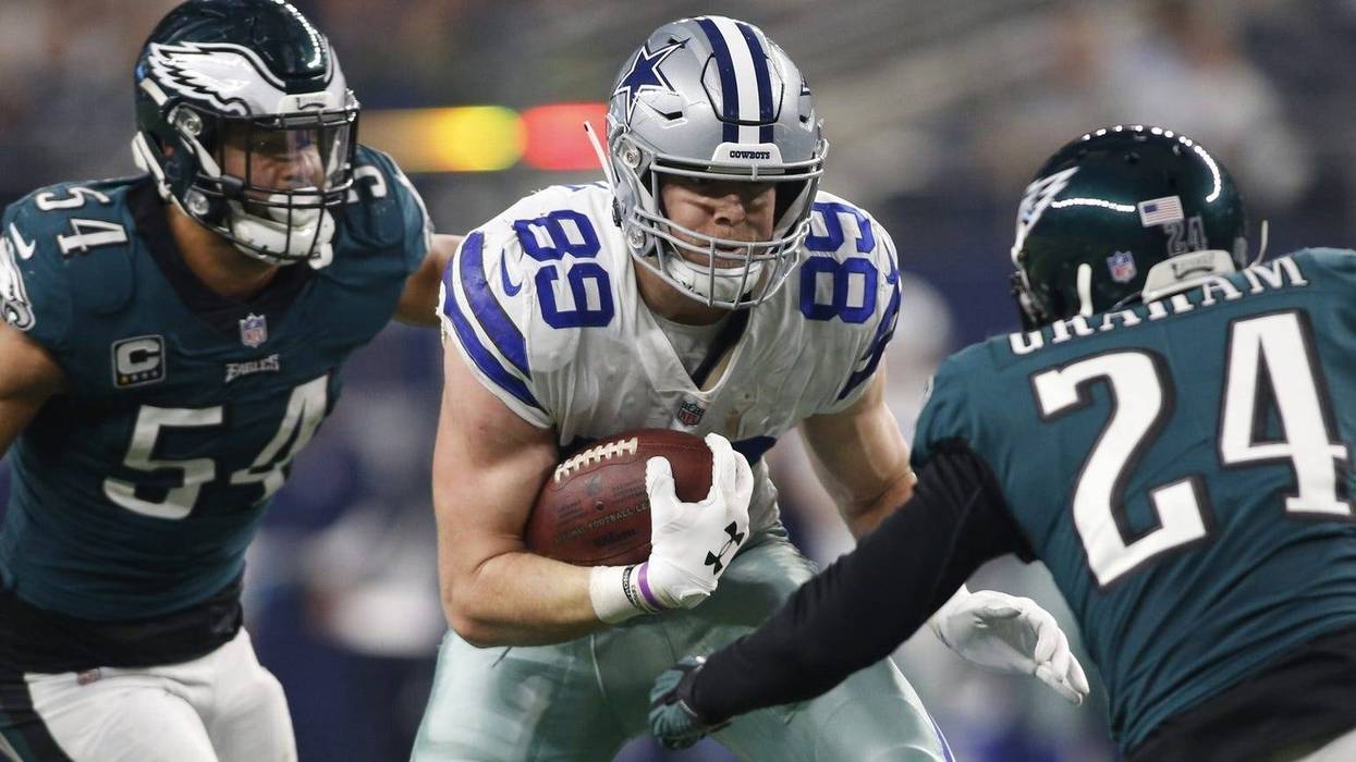 Dec 9, 2018: Dallas Cowboys tight end Blake Jarwin runs against Philadelphia Eagles free safety Corey Graham and outside linebacker Kamu Grugier-Hill in the third quarter at AT&T Stadium.