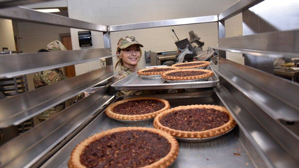 Defense Logistics Agency delivers Thanksgiving meals to warfighters