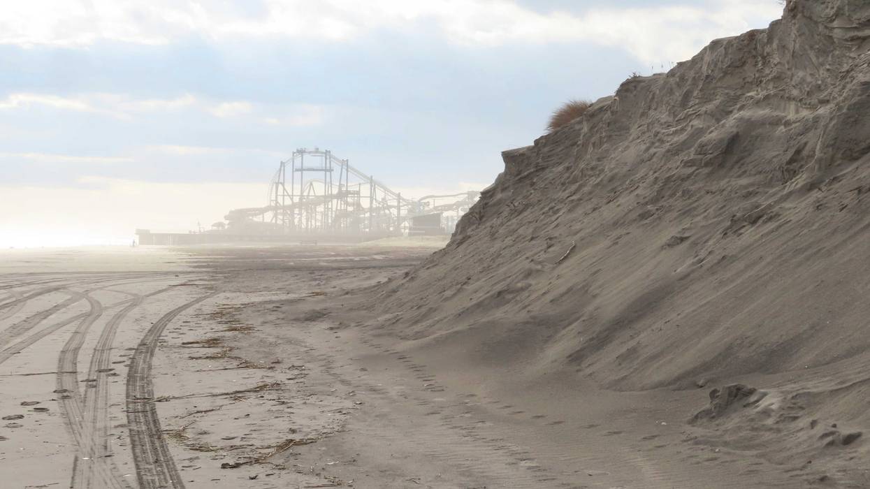 Defiant Beach Town