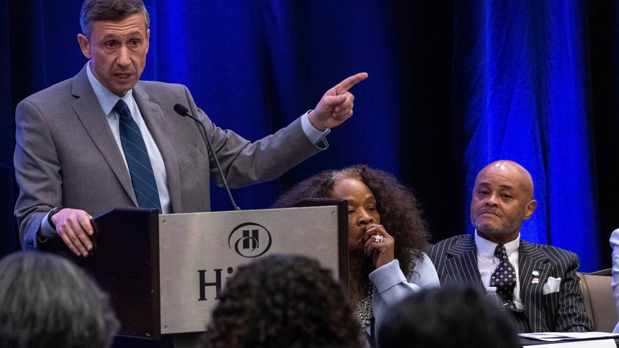 Democrats disagree over abolishing or reforming ICE at DNC meeting