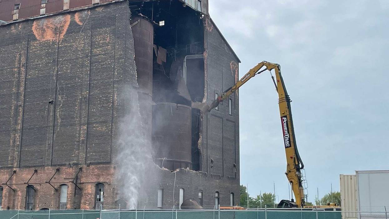 Demolition of the Great Northern grain elevator
