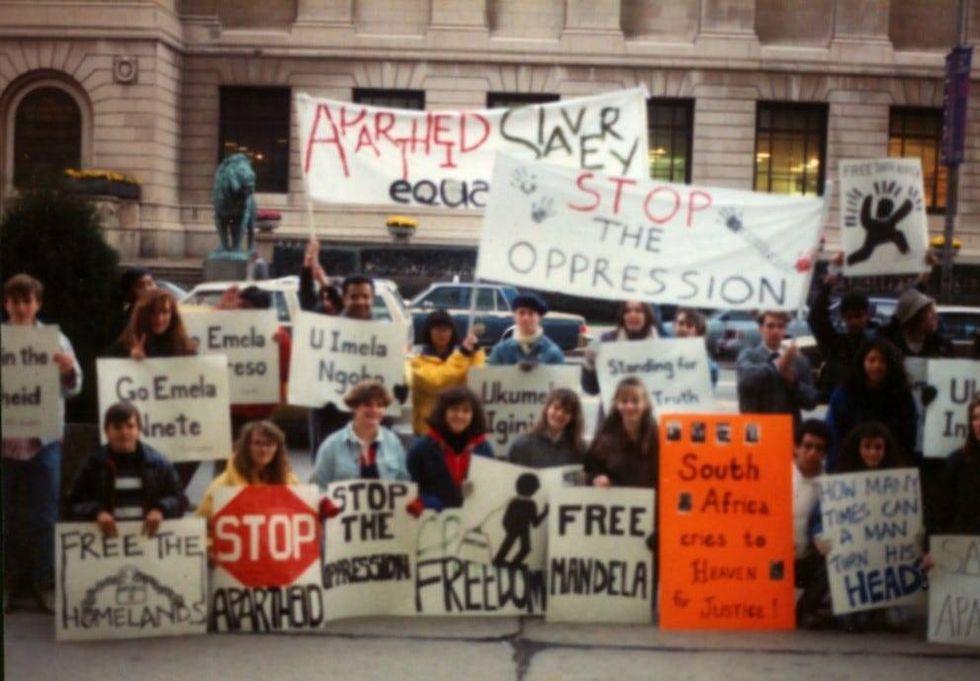 demonstrators in front of Art Institute