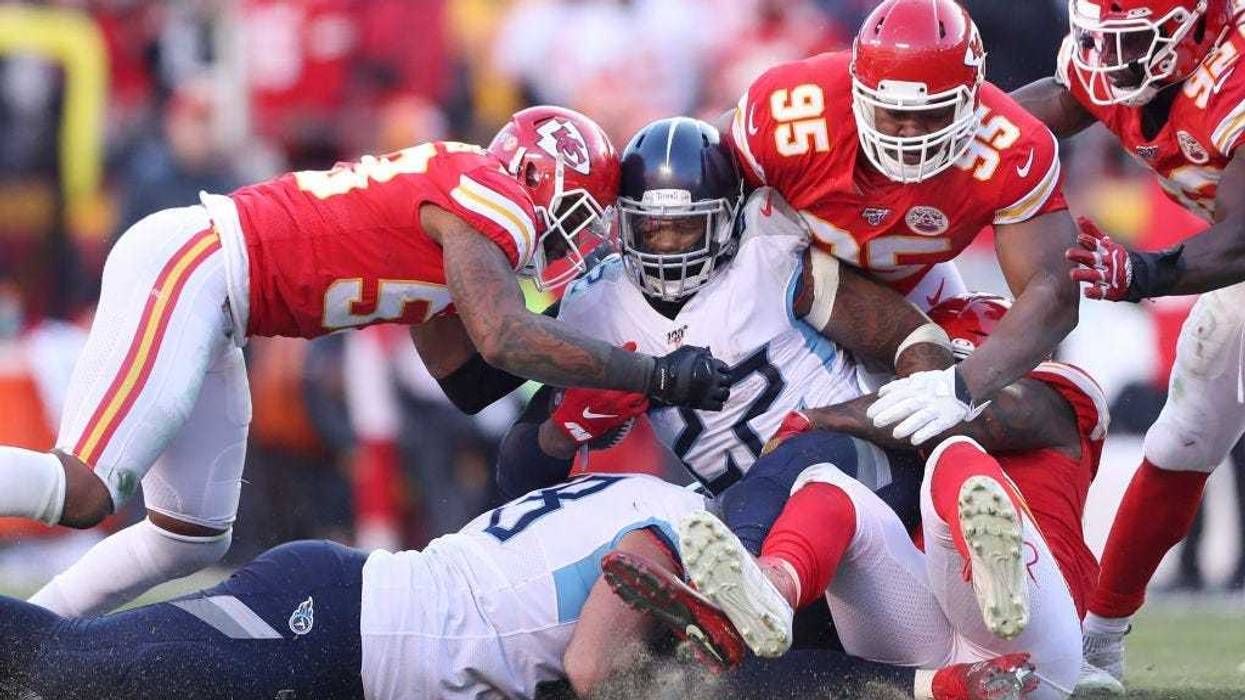 Derrick Henry and Chris Jones beat the clock