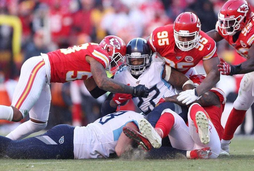 Derrick Henry and Chris Jones beat the clock