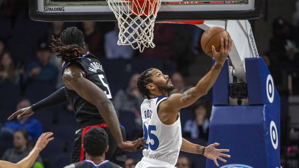 Derrick Rose with the reverse layup