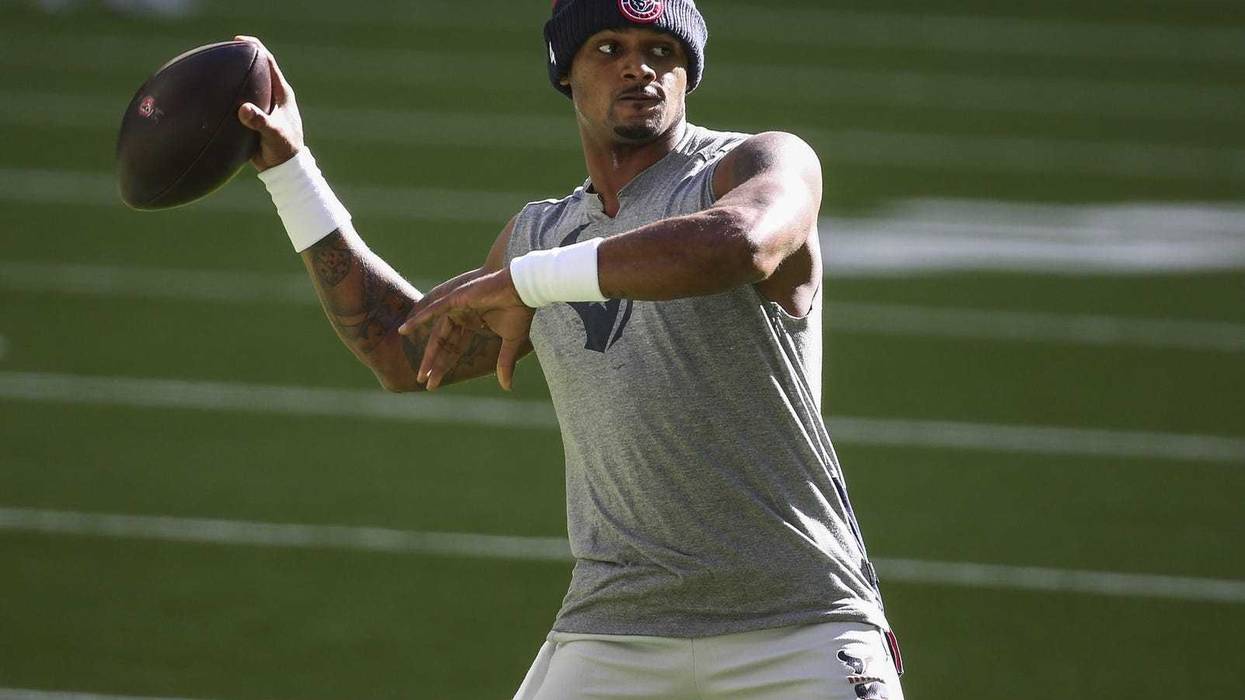 Deshaun Watson warming up in 2020