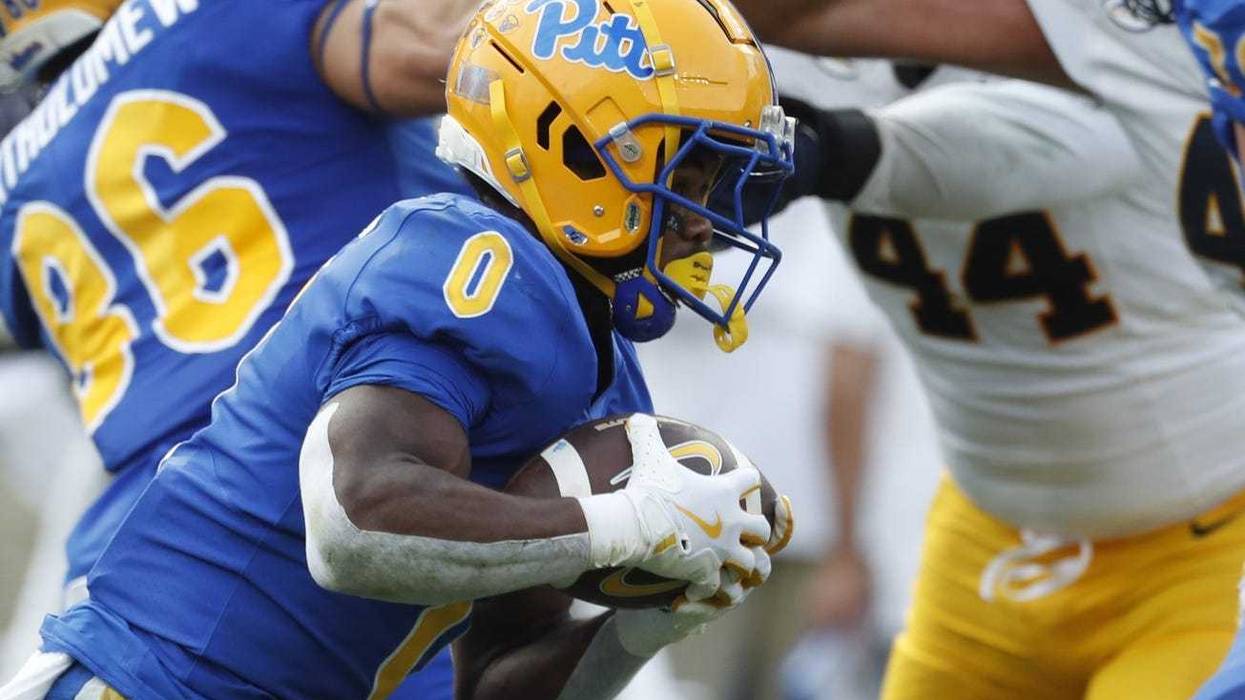 Desmond Reid running for Pitt v Cal