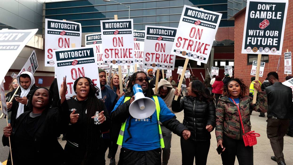 Detroit casino workers on strike