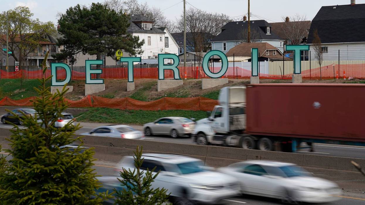 Detroit Gateway sign