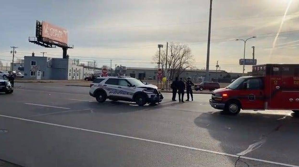 Detroit Police car involved in Warren crash