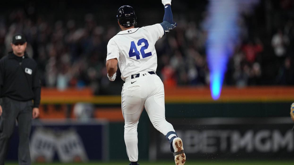 Wenceel Pérez hits an 8th-inning homer as Tigers beat Royals 2-1 for 5th straight win