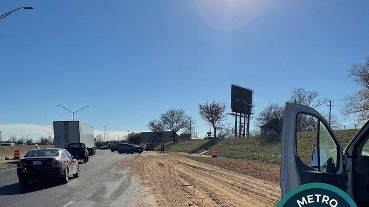 Dirt spilled on I-75 in Hamtramck